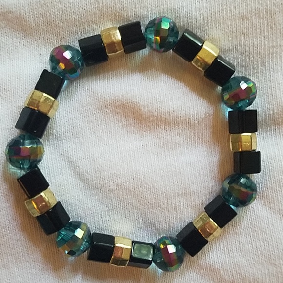 Bracelets - Picture 5 of 6